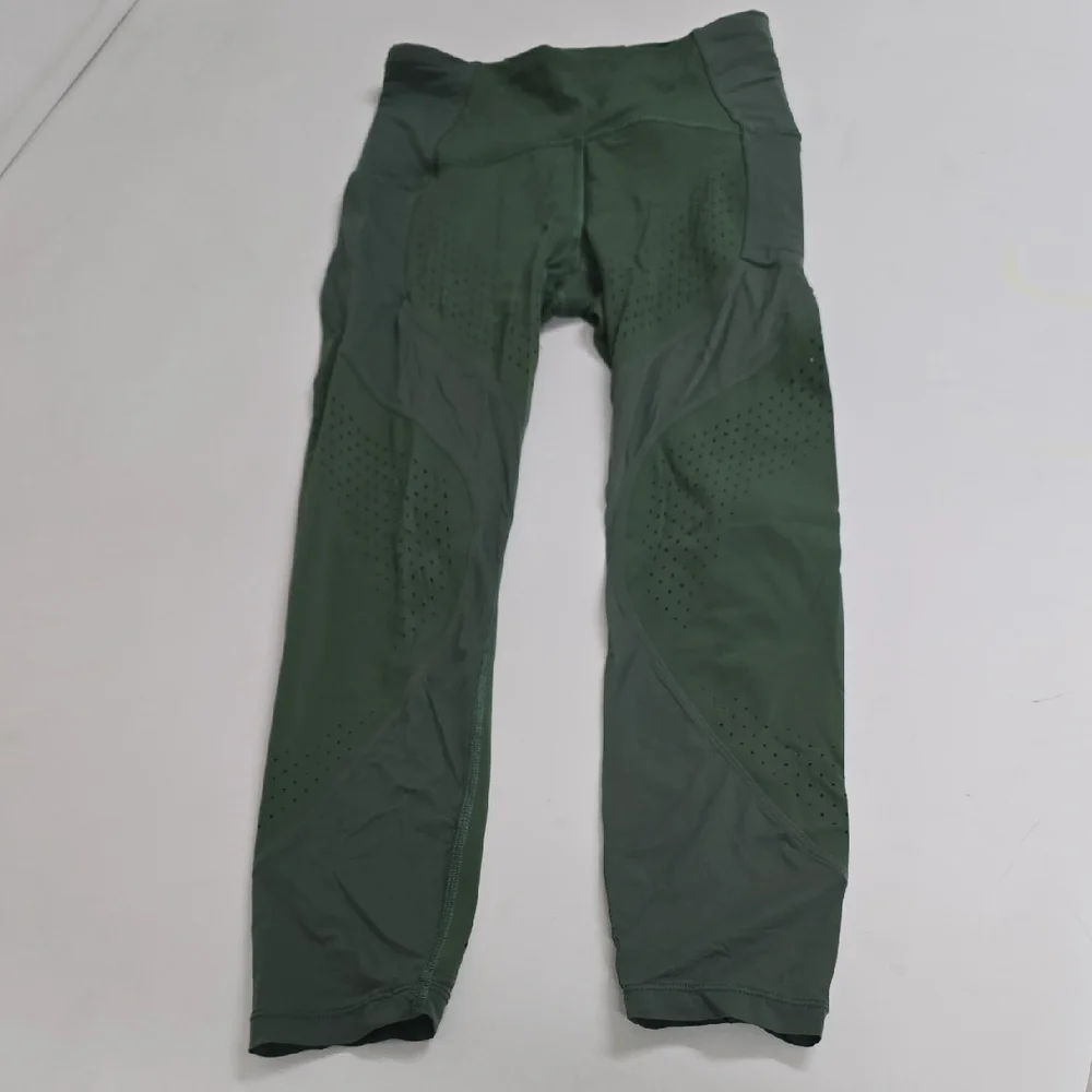 Lululemon Uncovered Strength High-Rise Crop 23